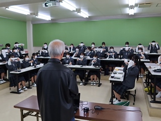 教室全体の風景その３